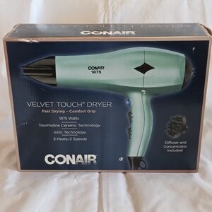 Conair Velvet Touch Hair Dryer 1875 Watt Soft Touch With 2 Attachments NEW